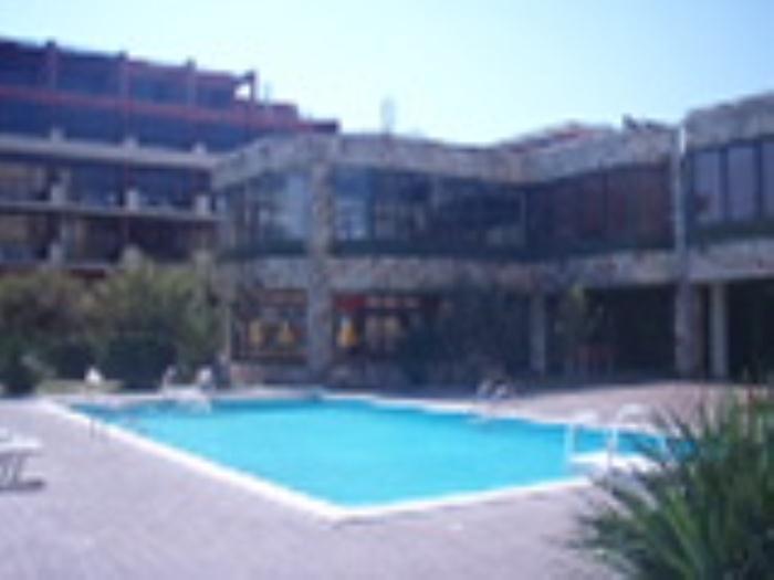 AMFIBIA BEACH